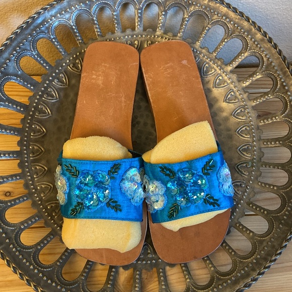 NEW! Turquoise Floral Beaded Embellished Sequined Slides Sandals Flats Size 5 - Picture 2 of 14